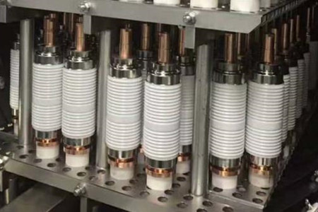 真空開(kāi)關(guān)管產(chǎn)生操作過(guò)電壓的原因是什么？