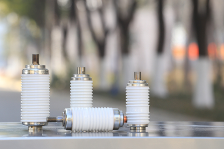 真空開關管接觸點選什么材質好？一般為銅合金！